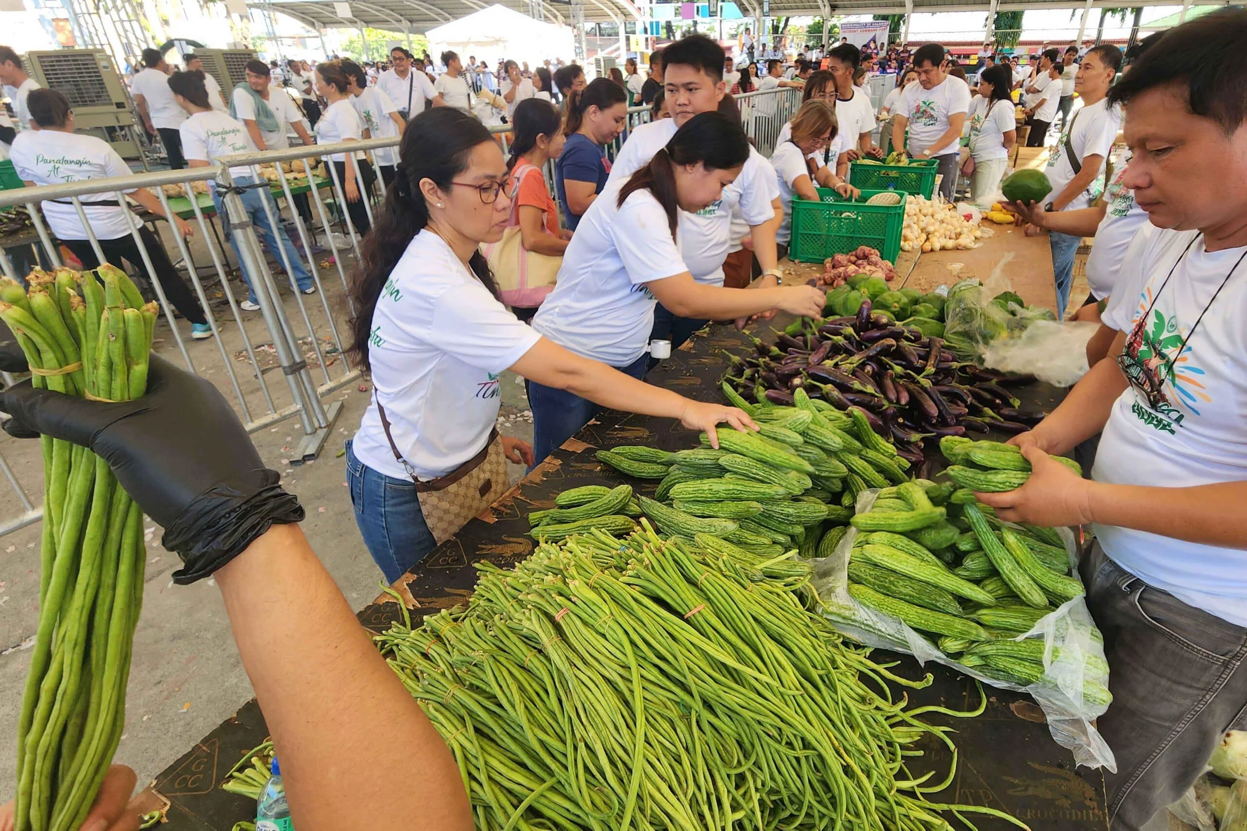 10,000 Residents in Calasiao Benefit from Free Community Market Event