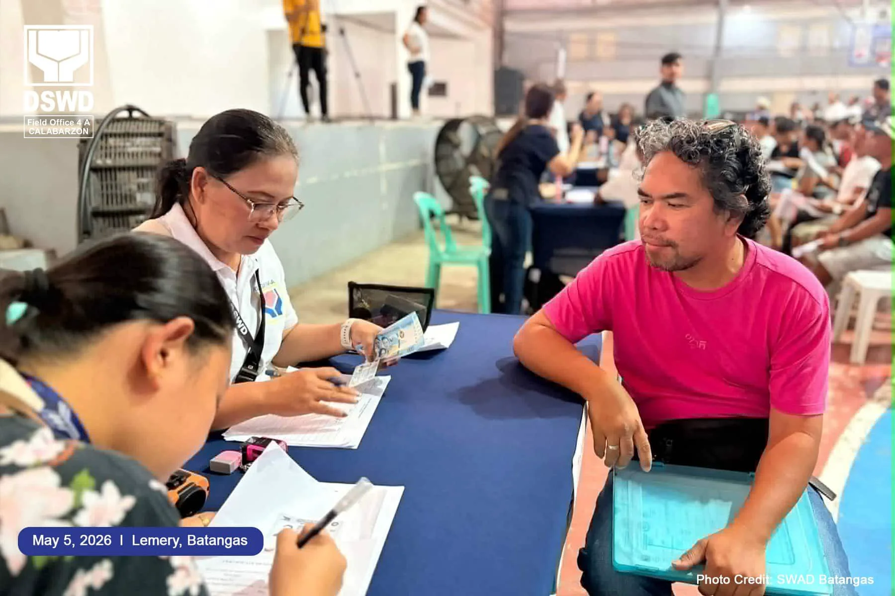106,000 mga Drayber ng Trike sa Calabarzon Tumanggap ng P5,000 Tulong mula sa DSWD