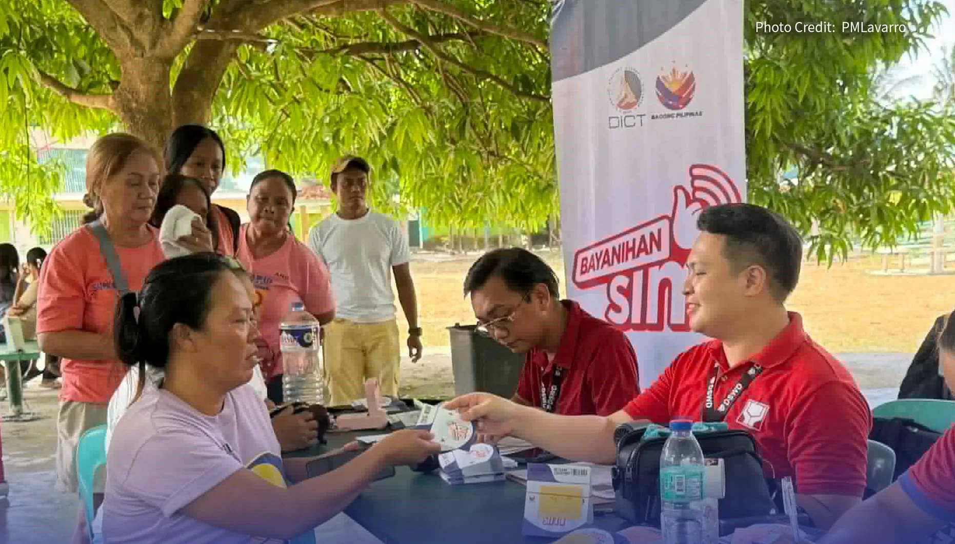 202 Families in Quezon Island Benefit from Free Data SIM Cards