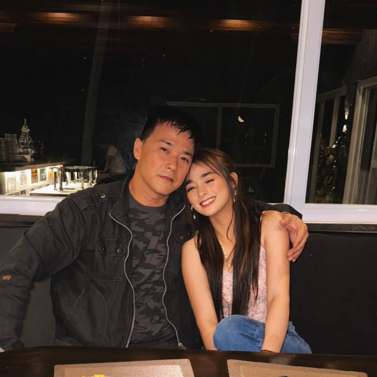 AJ Raval Nagmuni-muni Tungkol sa Buhay kasama ang 17 Kapatid sa Isang Natatanging Pamilya