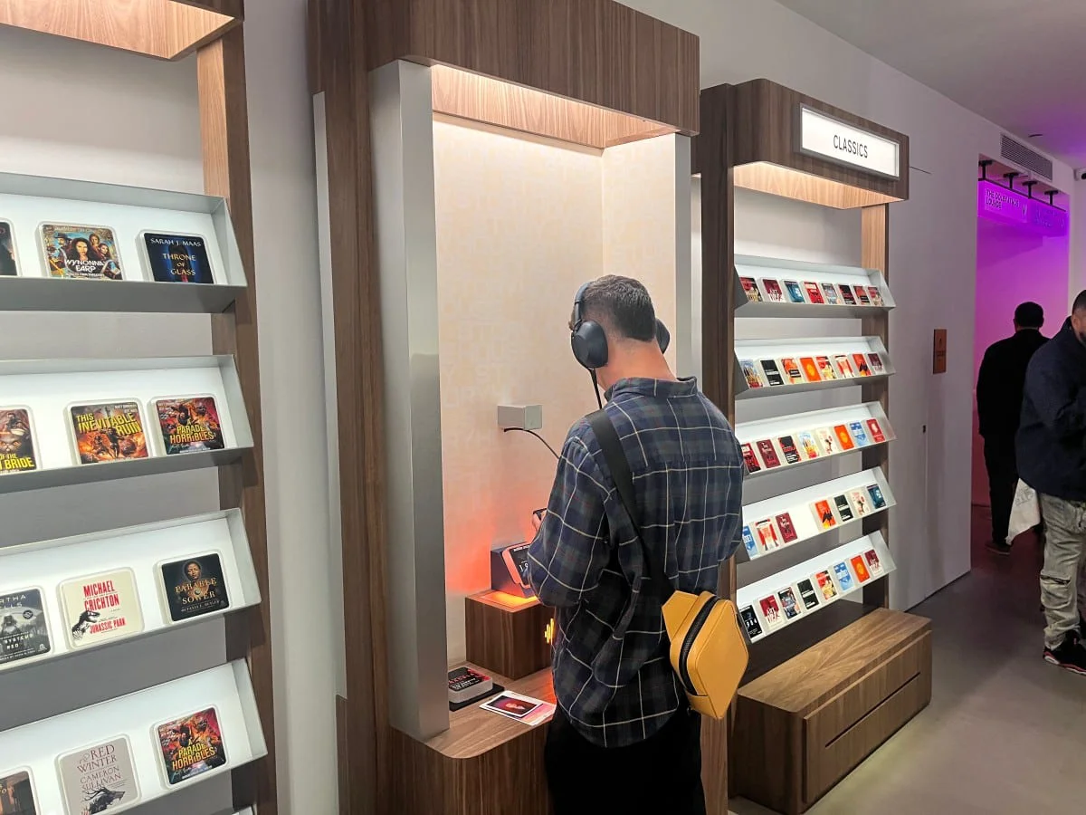 Inilunsad ng Audible ang Unang 'Bookless Bookstore' sa New York City