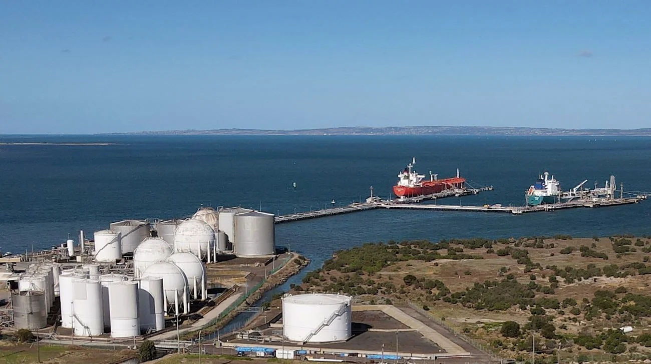 Inuutusan ng Australia ang mga Higanteng Gas na Maglaan ng Gas para sa Lokal na Konsumo