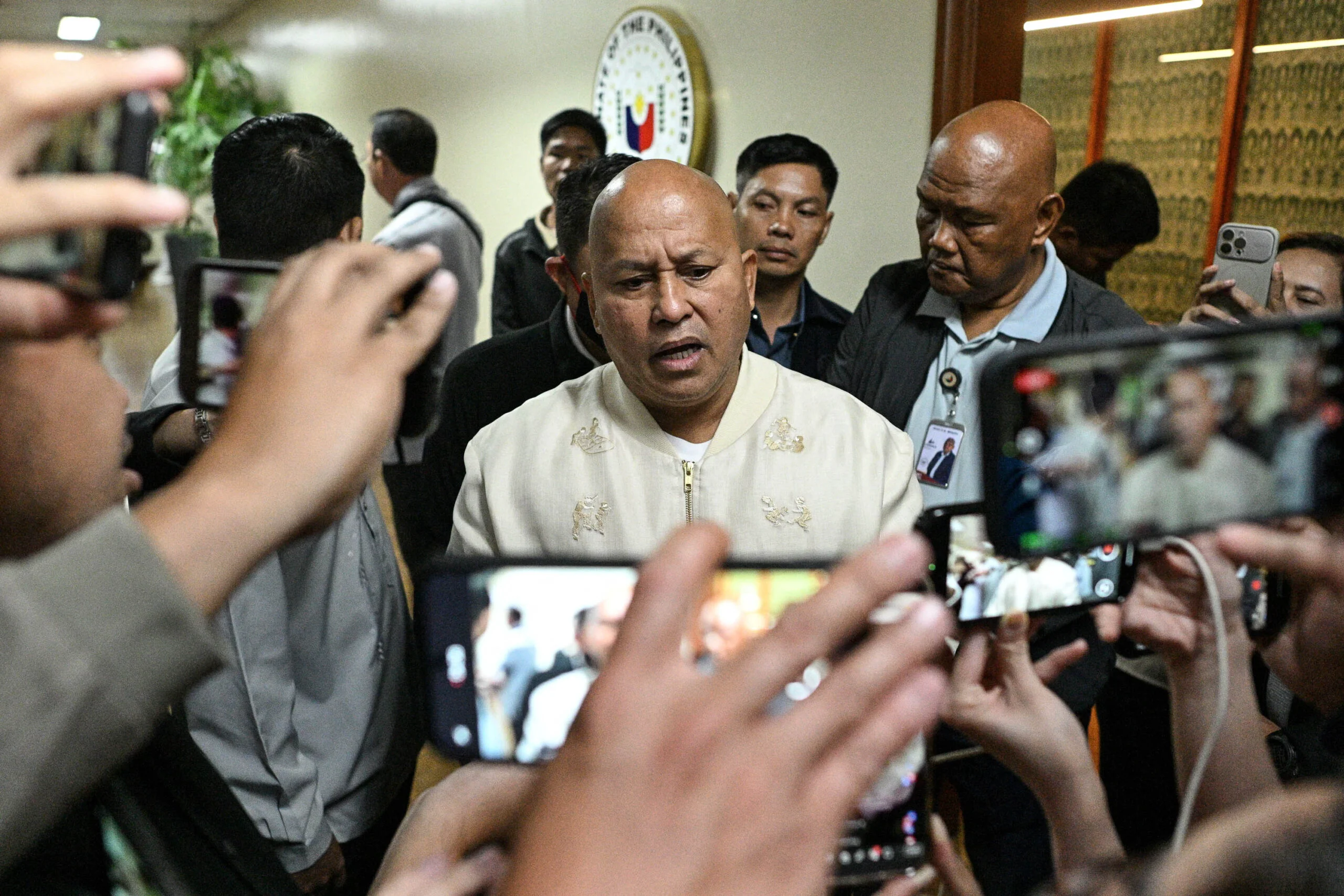 Bato Dela Rosa Nanawagan kay Marcos: 'Huwag Niya Akong Ipadala sa The Hague'