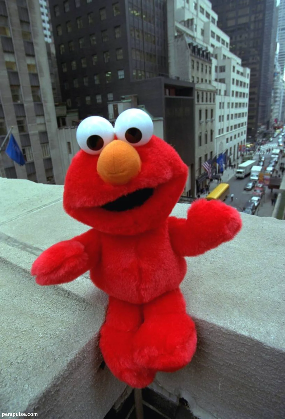 Bingo at Tickle Me Elmo Nakikipagkumpetensya para sa Induksiyon sa Toy Hall of Fame