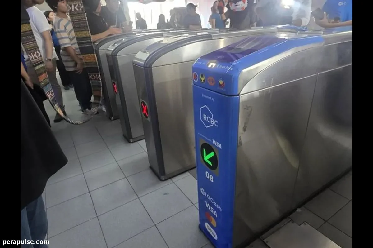 Cashless Payments Introduced at LRT-2 Stations