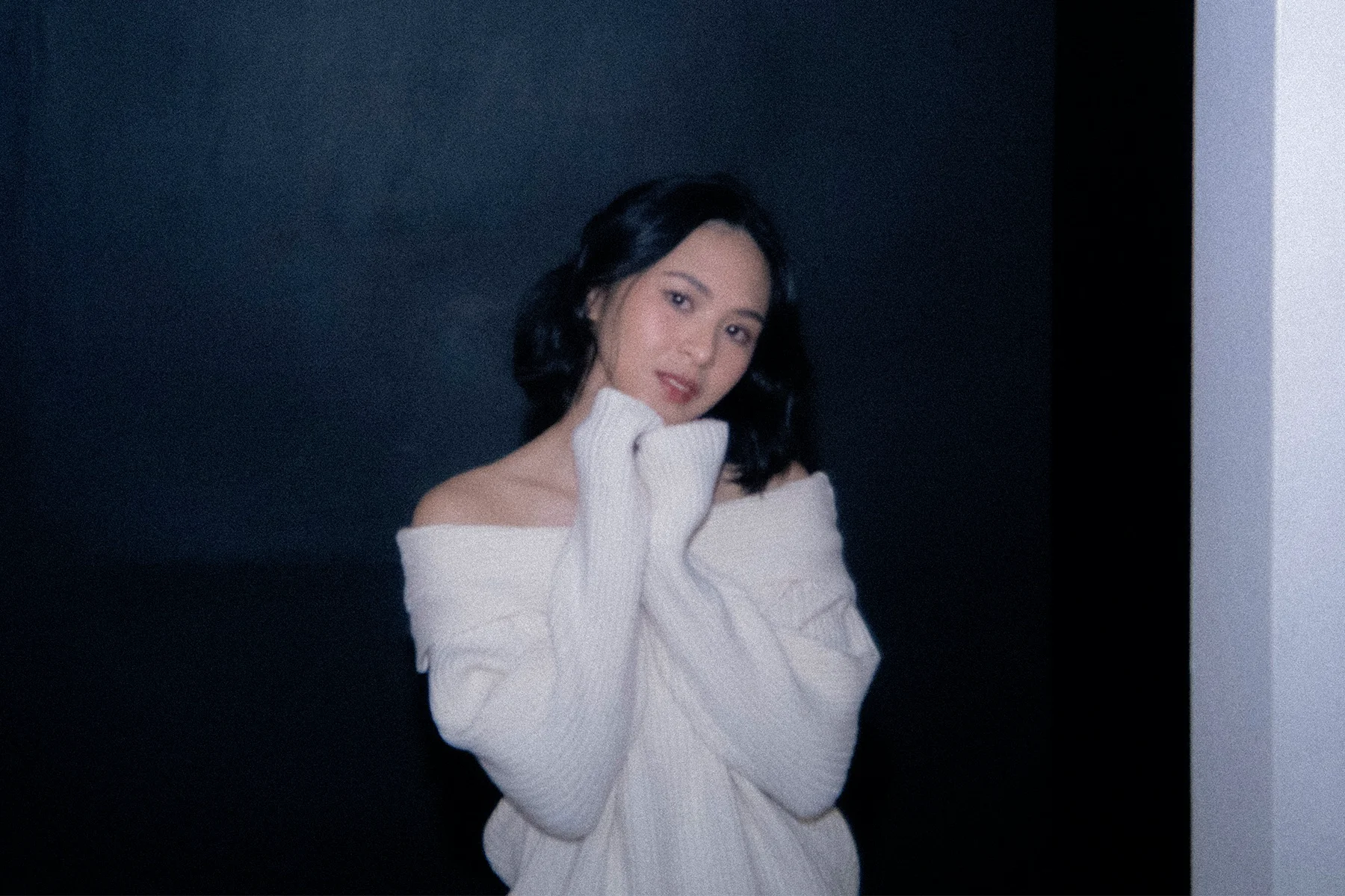 Clara Benin Sinusuri ang Hamon ng Pagsusulat ng mga Masayang Awit