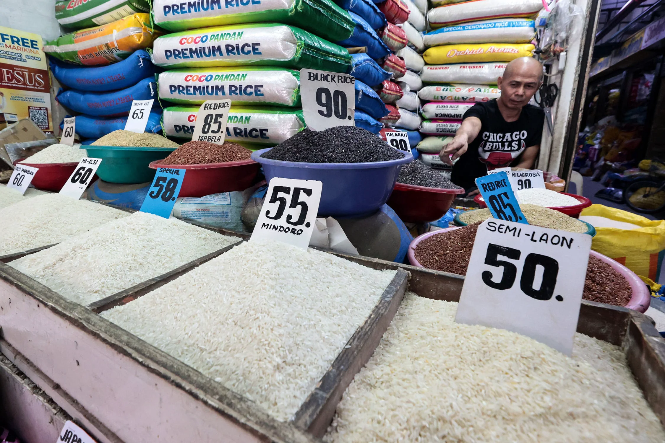 Nagpatupad ang DA ng Presyo ng Imported Rice upang Protektahan ang mga Mamimili