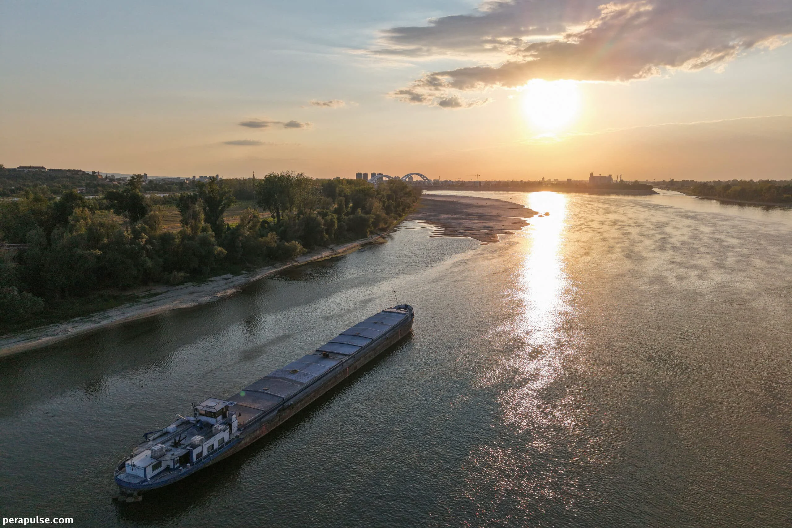 Umabot sa Makasaysayang Mababang Antas ang Ilog Danube sa Gitna ng Bagong Init sa Serbia