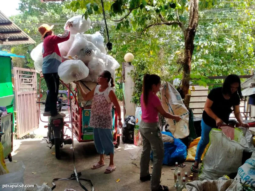 Davao Barangay Organization Turns Trash into Income