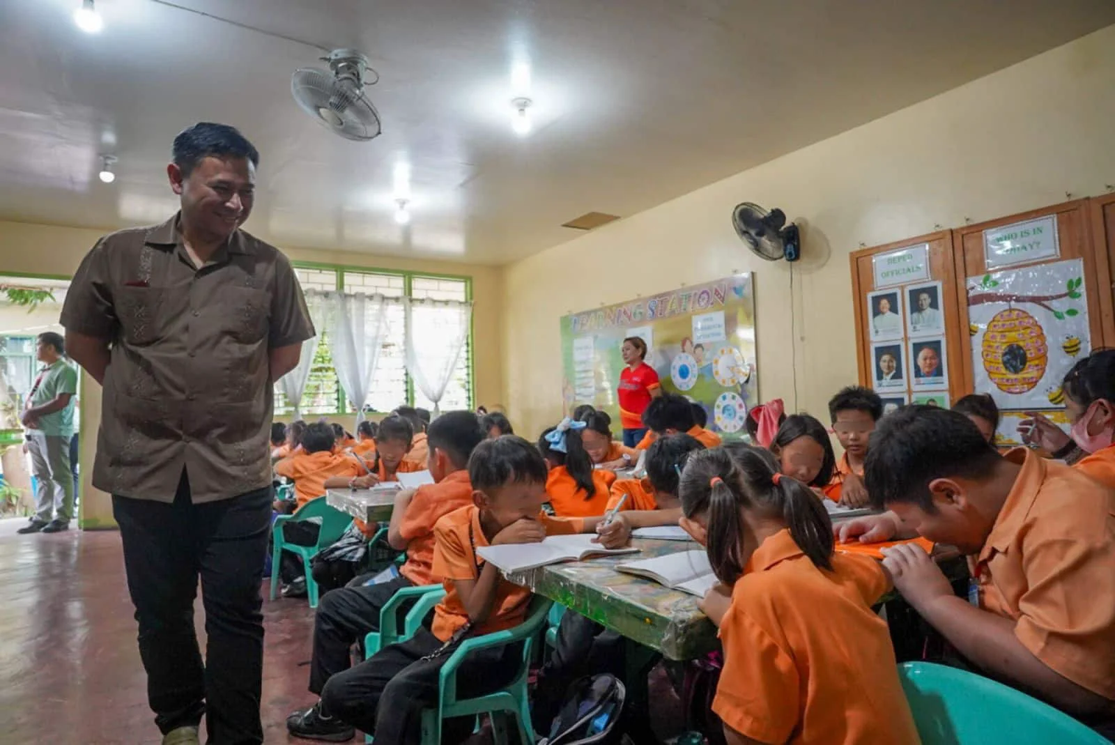 Inanunsyo ng DepEd ang Makabuluhang Pag-unlad sa Kasanayan sa Pagbasa at Matematika sa Buong Bansa