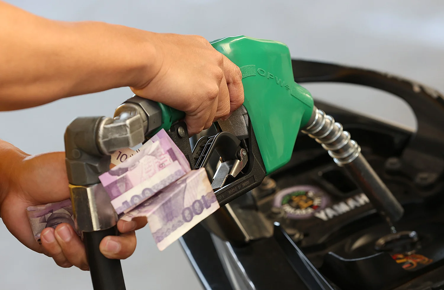 Bumaba ang Presyo ng Diesel at Kerosene; Tumaas ang Gasolina ng 47 Sentimo