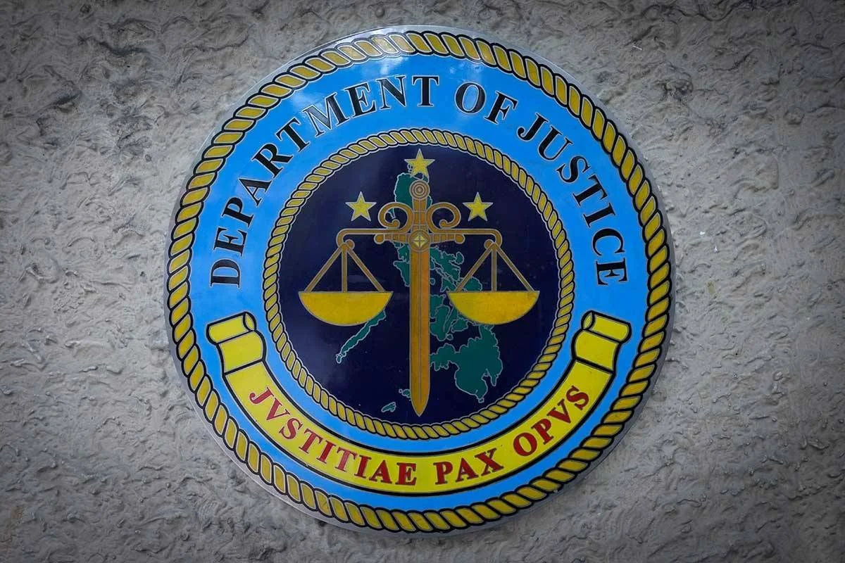 Sinasaliksik ng DOJ ang Kriminal na Reklamo Laban kay Rep. Leviste at mga Opisyal ng Solar Firm