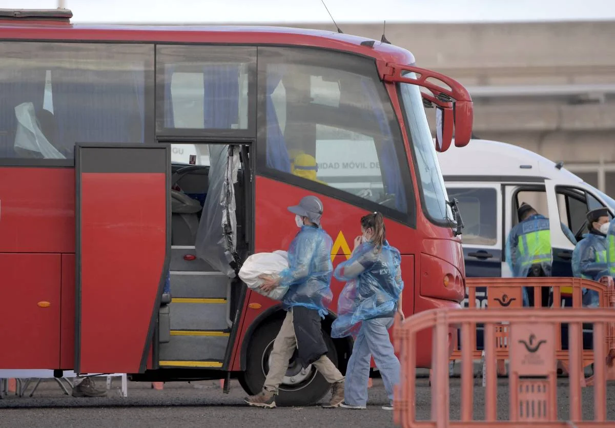 Final Evacuations from Hantavirus-Hit Ship Commence After Weather Delay