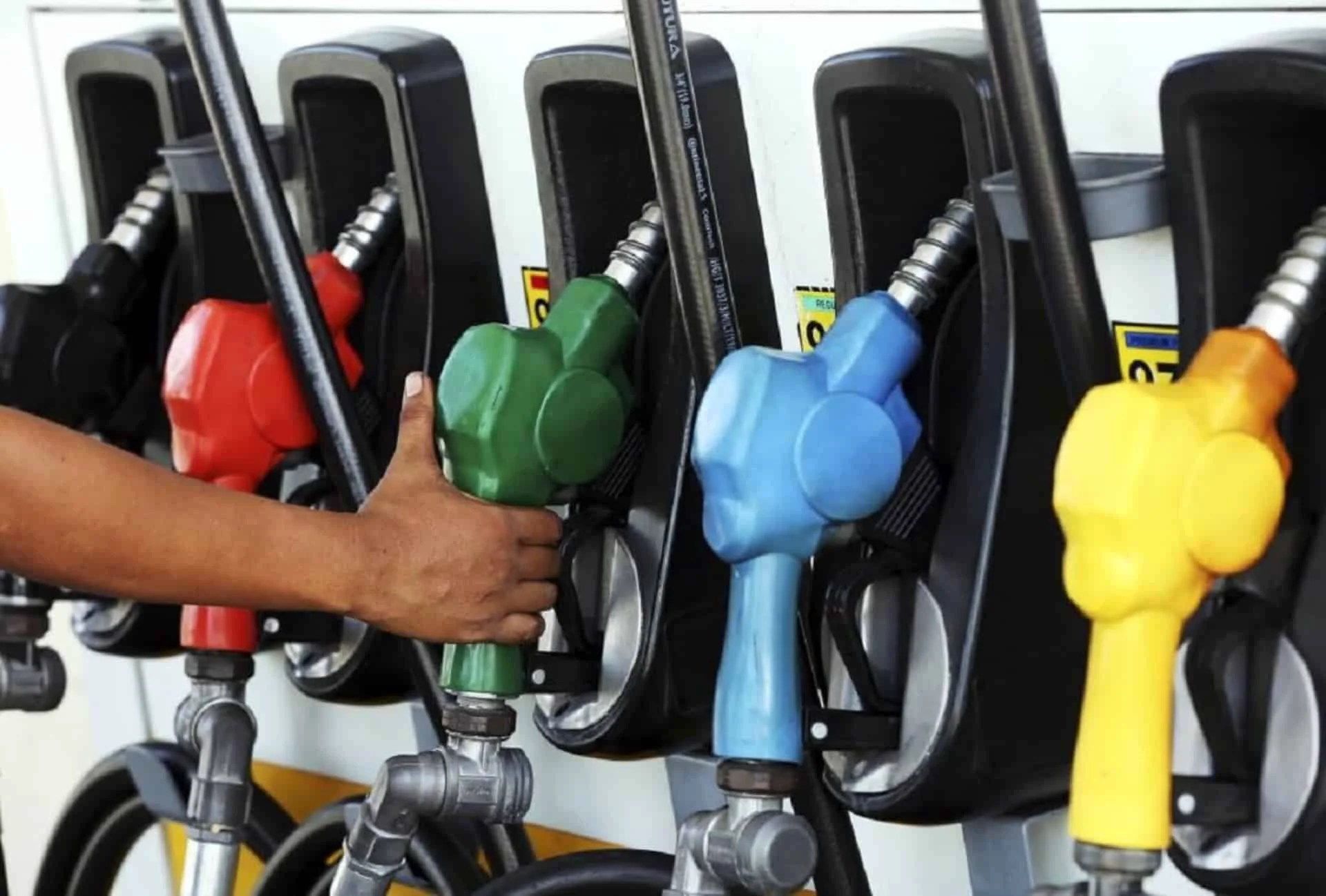 Update sa Presyo ng Langis: Tataas ang Gasolina Habang Bababa ang Diesel sa Mayo 12