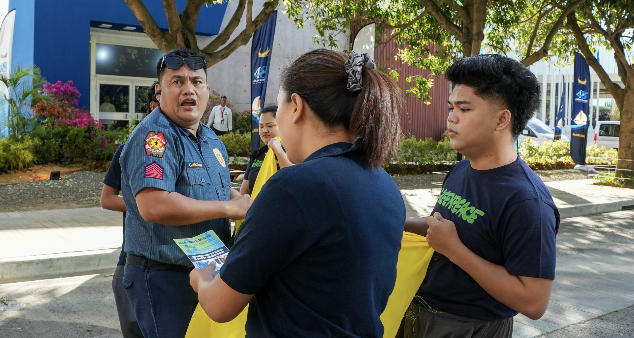 Inaresto ang mga Aktibista ng Greenpeace sa Protesta ng ASEAN, Nahaharap sa mga Kasong Iligal na Pagtitipon