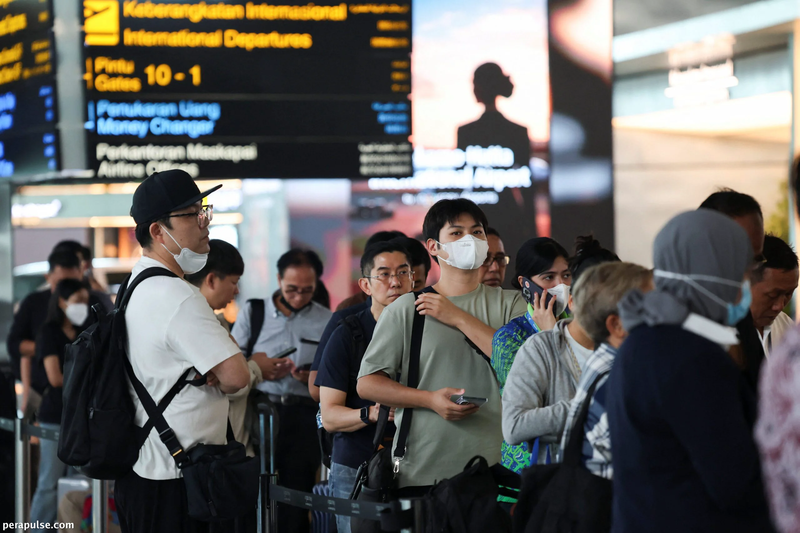 Indonesia Reopens Airports After Mount Anak Krakatau Eruptions