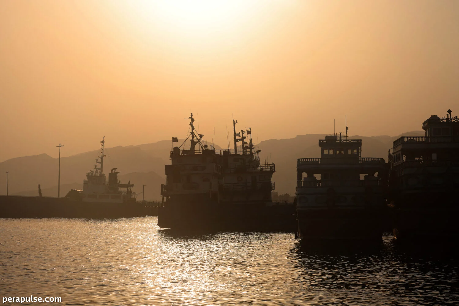 Iran Revolutionary Guards Demand US Compliance Before Reopening Hormuz