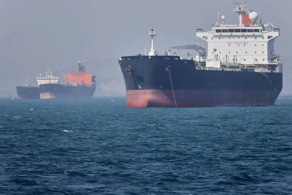 Pinalakas ng Iran ang Hawak sa Strait of Hormuz sa Gitna ng Umuusad na Usapang Pangkapayapaan ng US