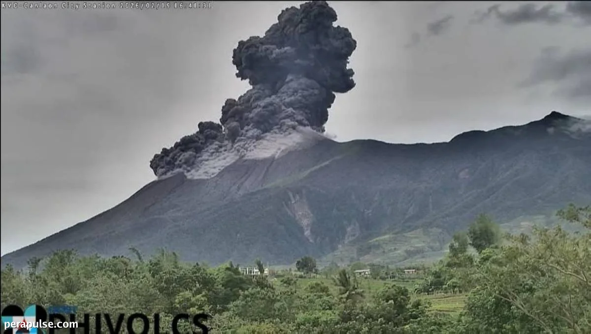 Kanlaon Volcano Emits Ash Anew, Remains Under Alert Level 2