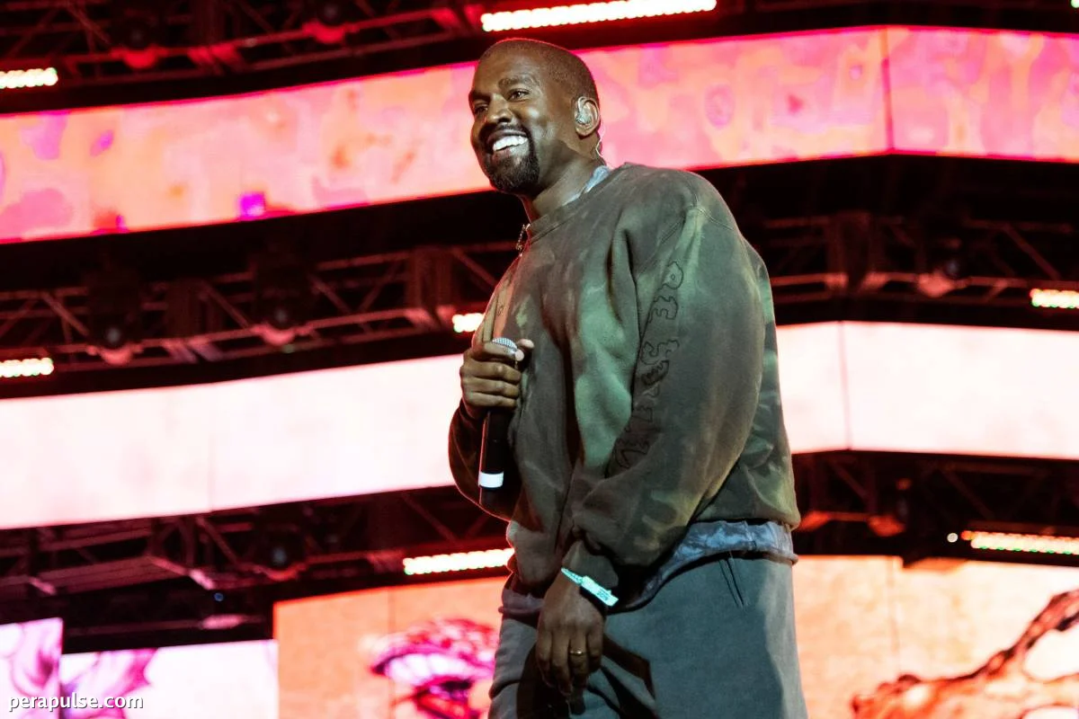 Kanye West Nakakuha ng Malaking Tao sa Netherlands Sa Gitna ng Kontrobersya