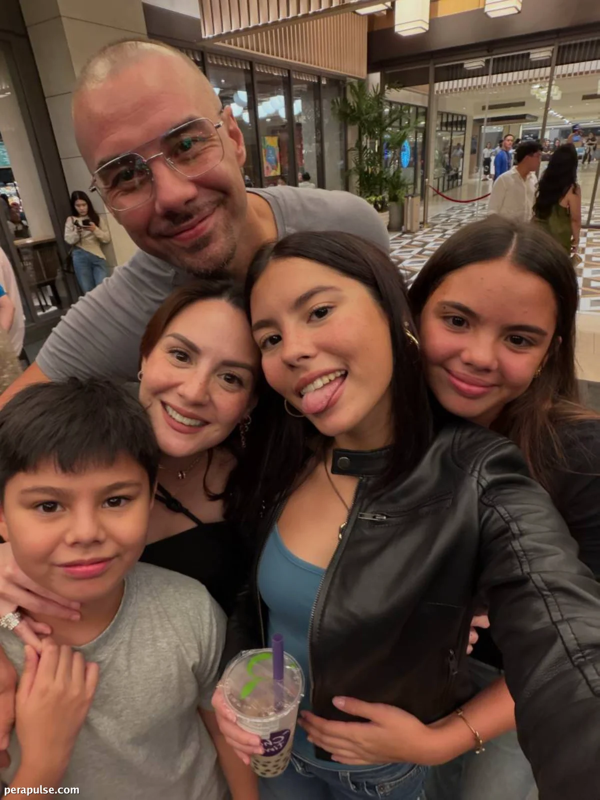 Kendra Kramer Nagtanggol Laban sa Mga Paratang ng Kontrol ng Magulang sa Kanyang Buhay