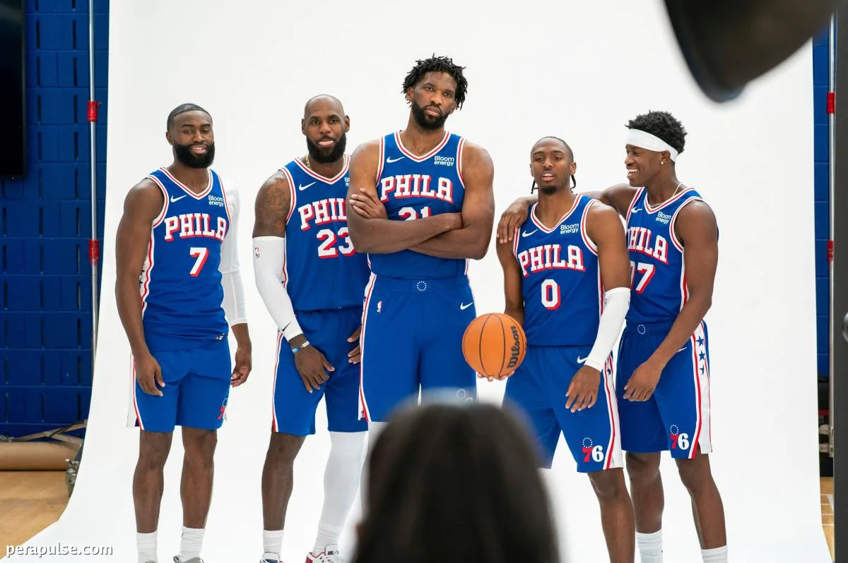 LeBron Showcases Skills in 76ers' Scrimmage Debut