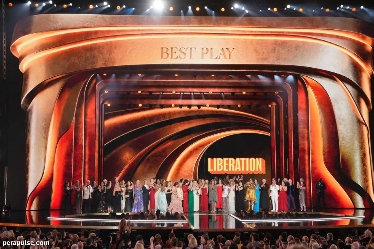 'Liberation' at 'Schmigadoon!' Kumikislap sa 79th Tony Awards
