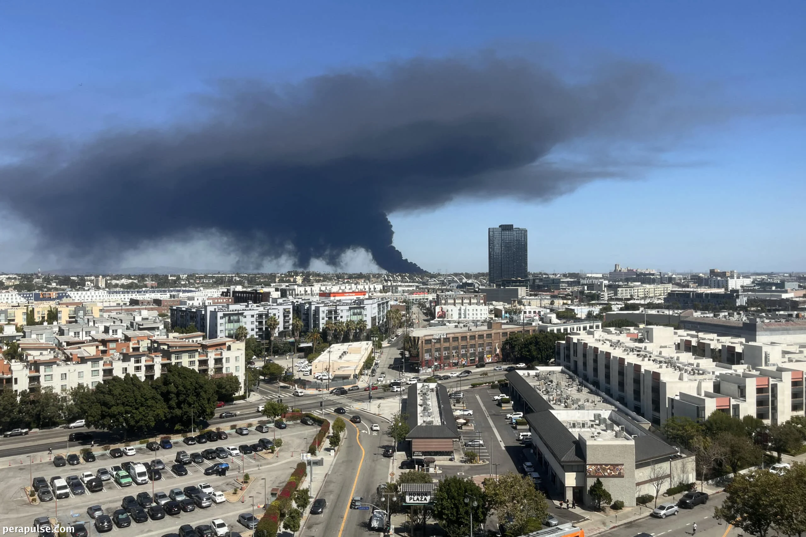 Los Angeles Declares State of Emergency Amid Ongoing Warehouse Fire