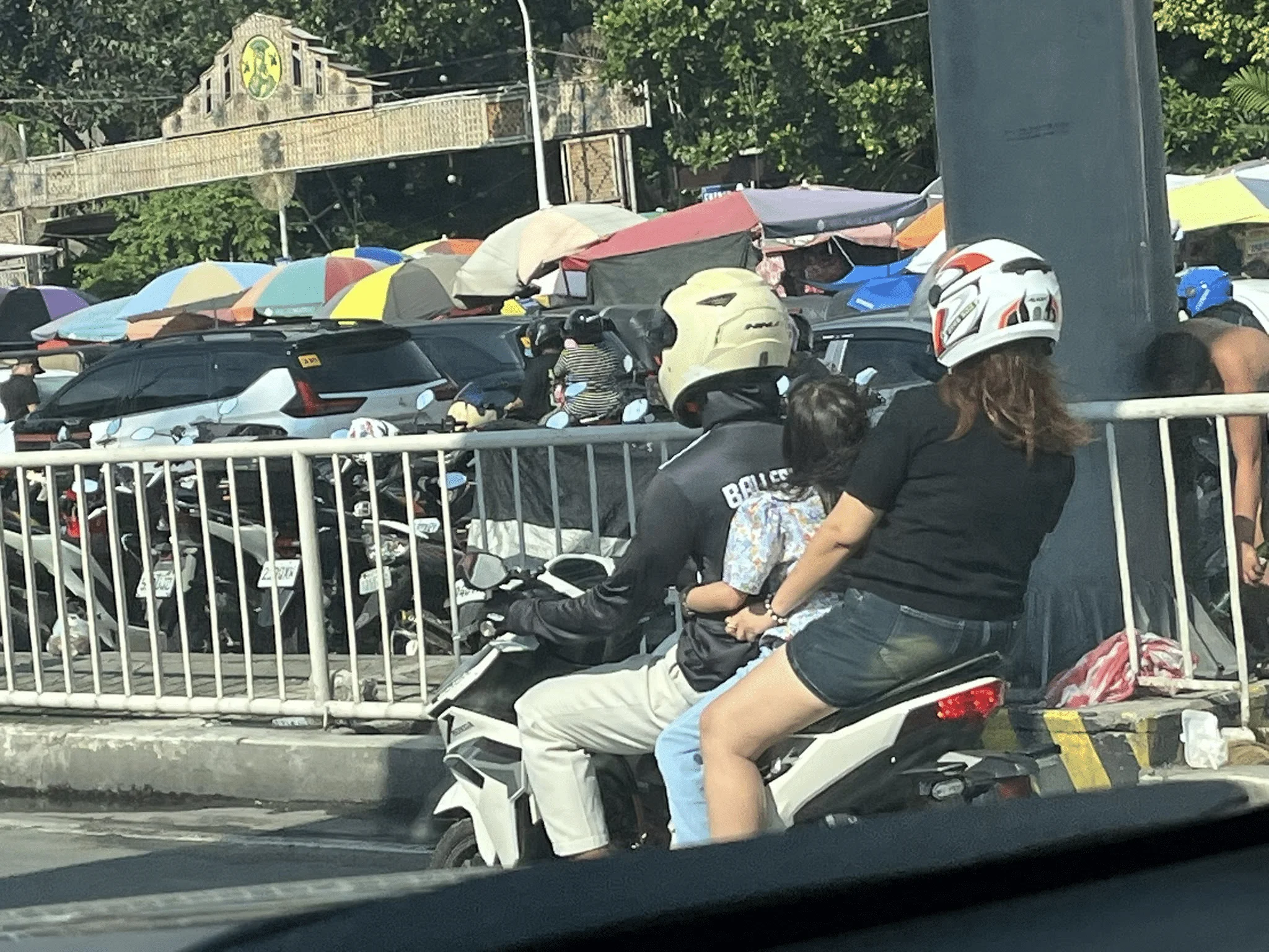 LTFRB Tinawag ang 9 na Ride-Hailing Firms para sa Labis na Pagkuha ng Rider