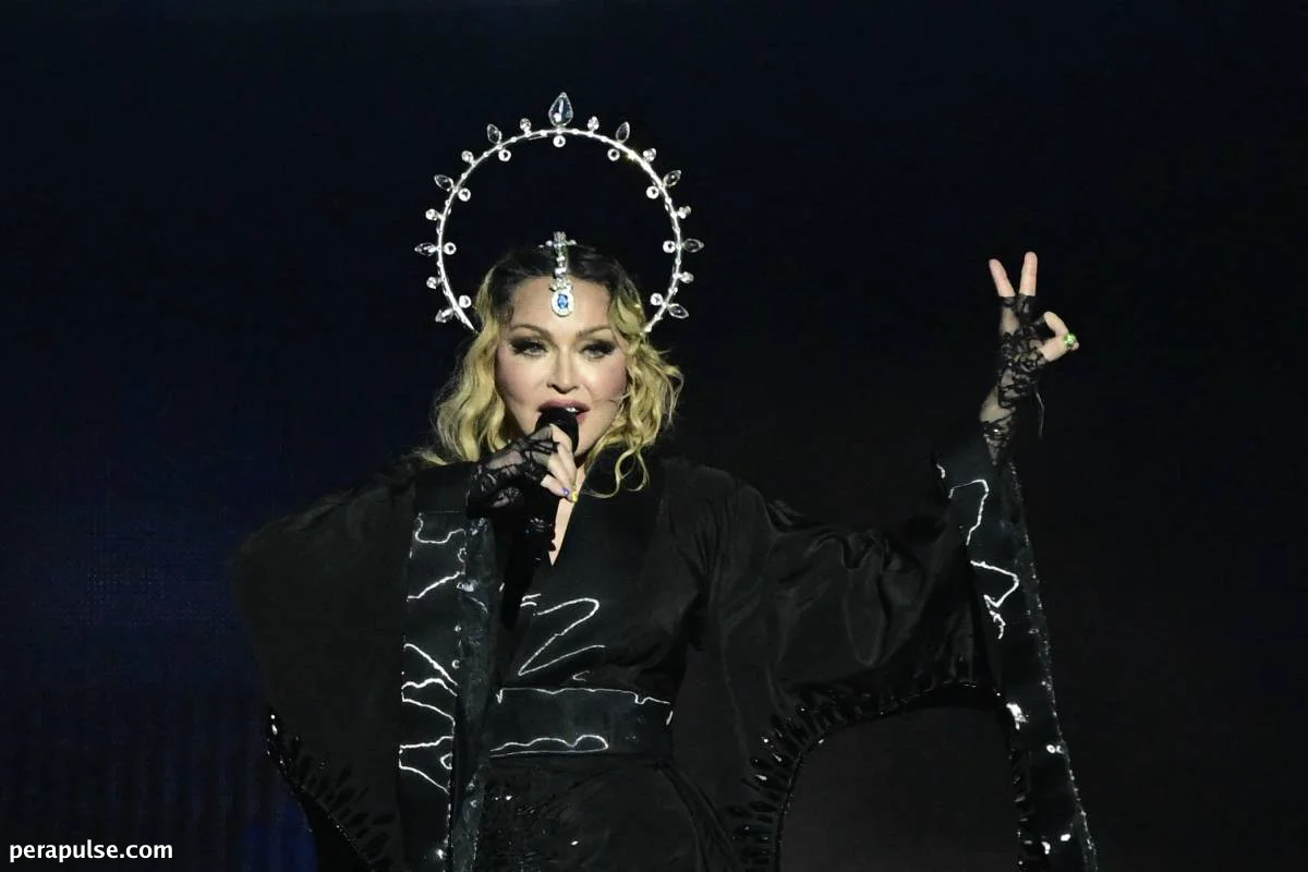 Bumalik si Madonna sa Porma sa Dancefloor Filler na 'Confessions II'