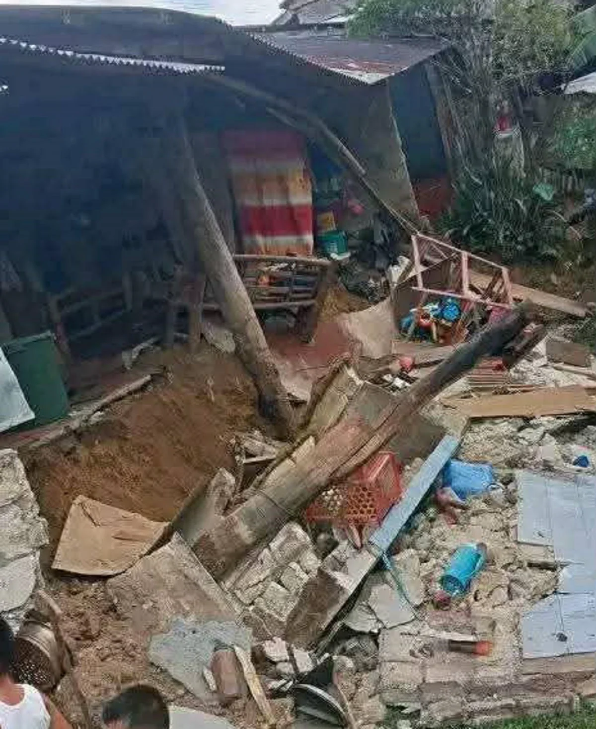 Magnitude 6.0 na Lindol Nagdulot ng Pinsala sa Silangang Visayas