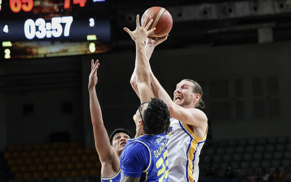 Nagtamo ng Tagumpay ang Magnolia Laban sa 53 Puntos ni Bol Bol, Tinalo ang TNT para Palakasin ang Kanilang Playoff Bid