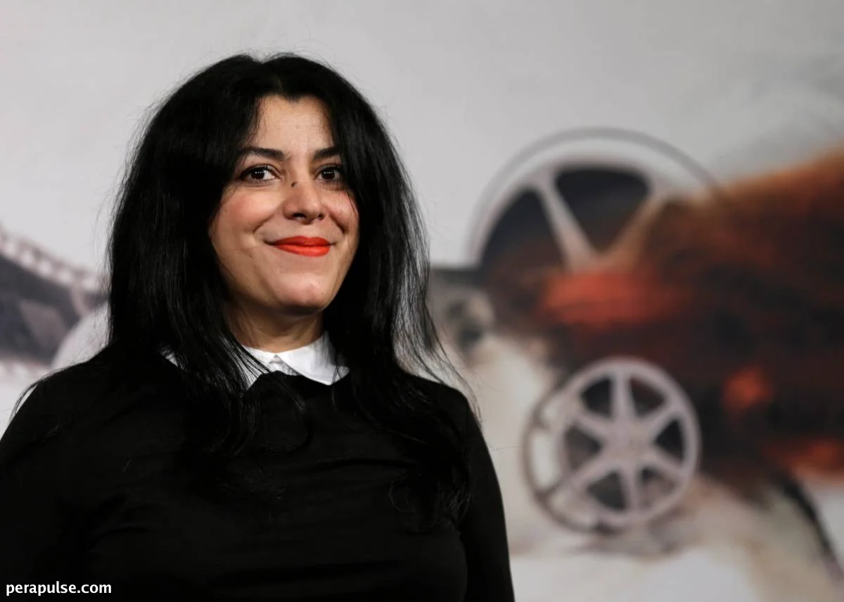 Pumanaw si Marjane Satrapi, Maimpluwensyang Kartunista at Tagagawa ng Pelikula, sa Edad na 56