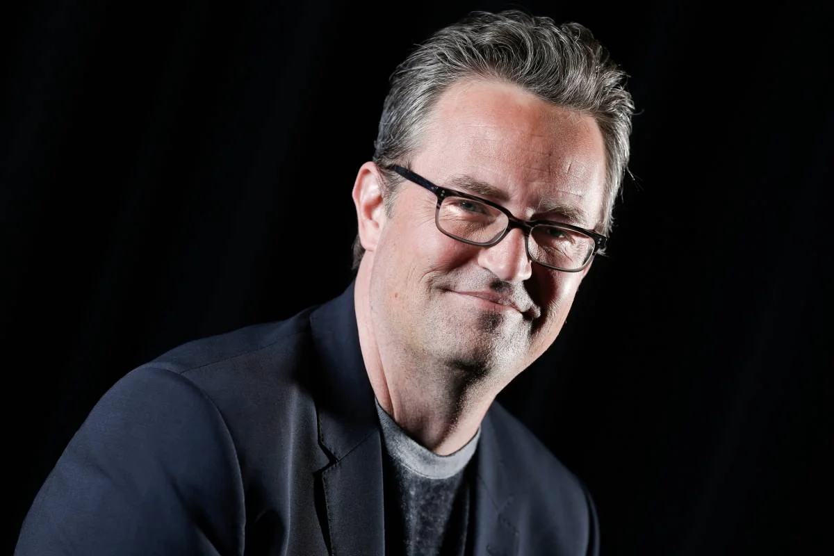 Auction ng Memorabilia ni Matthew Perry mula sa 'Friends' upang Suportahan ang Kanyang Foundation