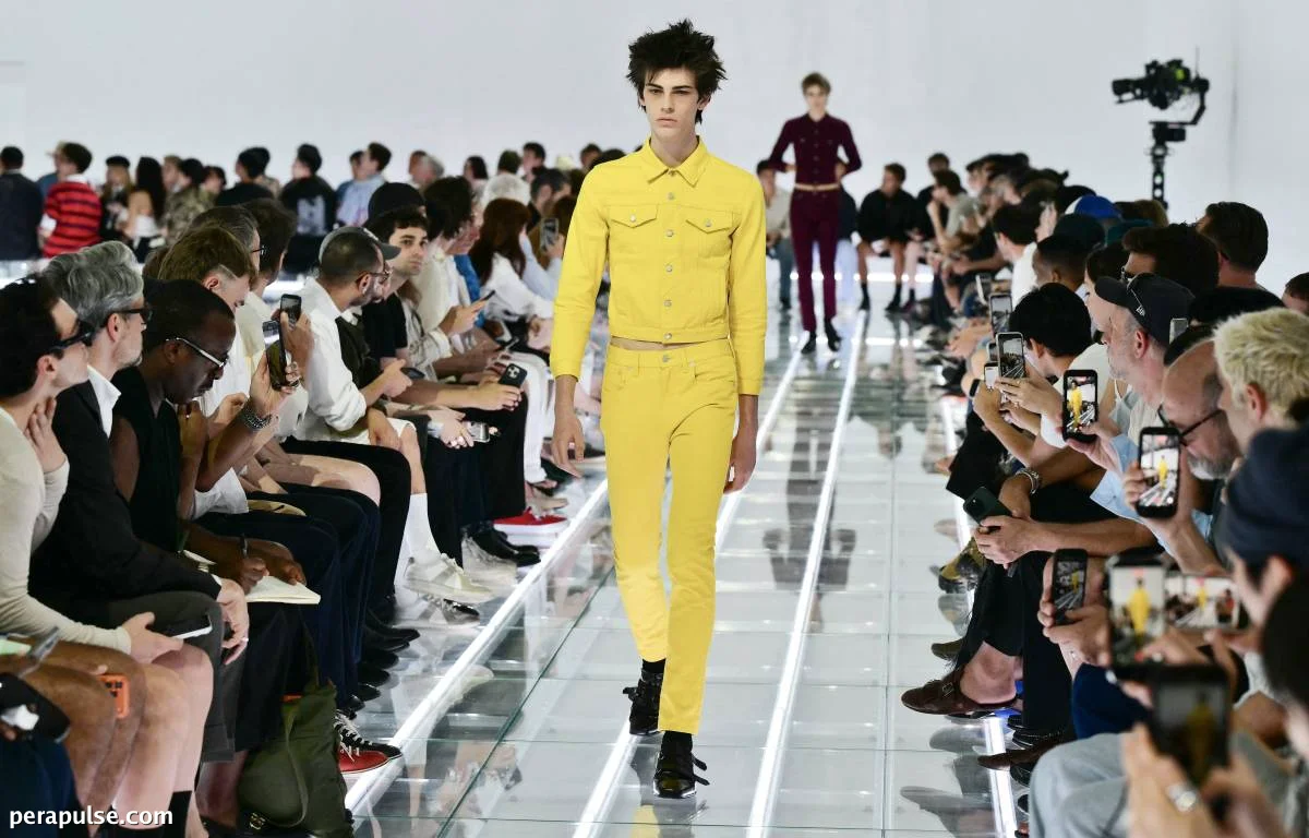 Yakap ng mga Designer sa Milan ang Mas Magagaan na Silweta para sa Summer Fashion 2027