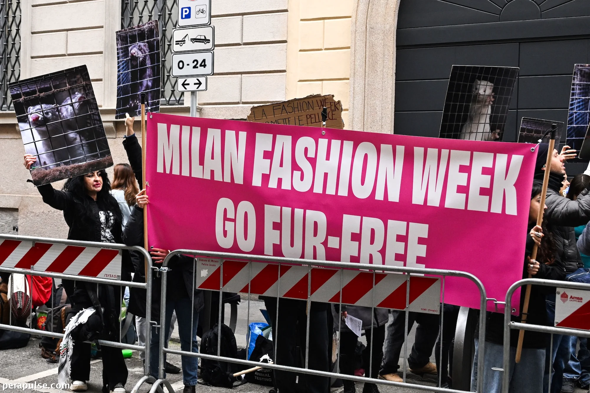 Inimbitahan ng Milan Fashion Week ang mga Brand na Tanggalin ang Balahibo sa Gitna ng Presyon ng mga Aktibista