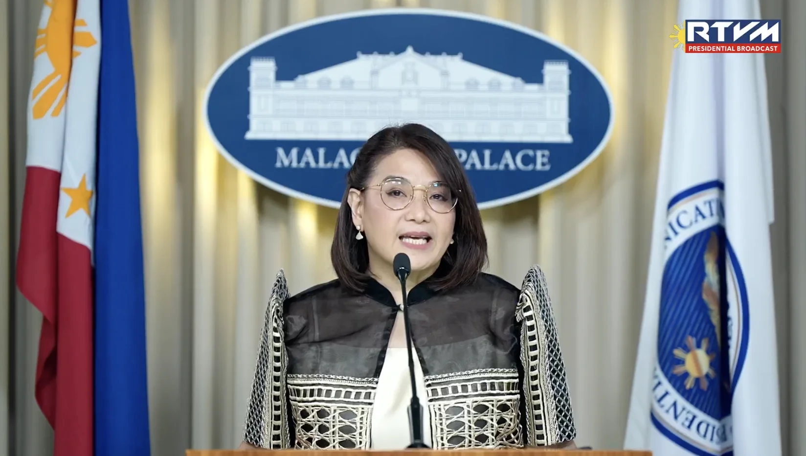 Pinagtibay ng Palasyo ang mga Karapatan ni Dela Rosa sa Gitna ng mga Alalahanin sa Pag-aresto ng ICC