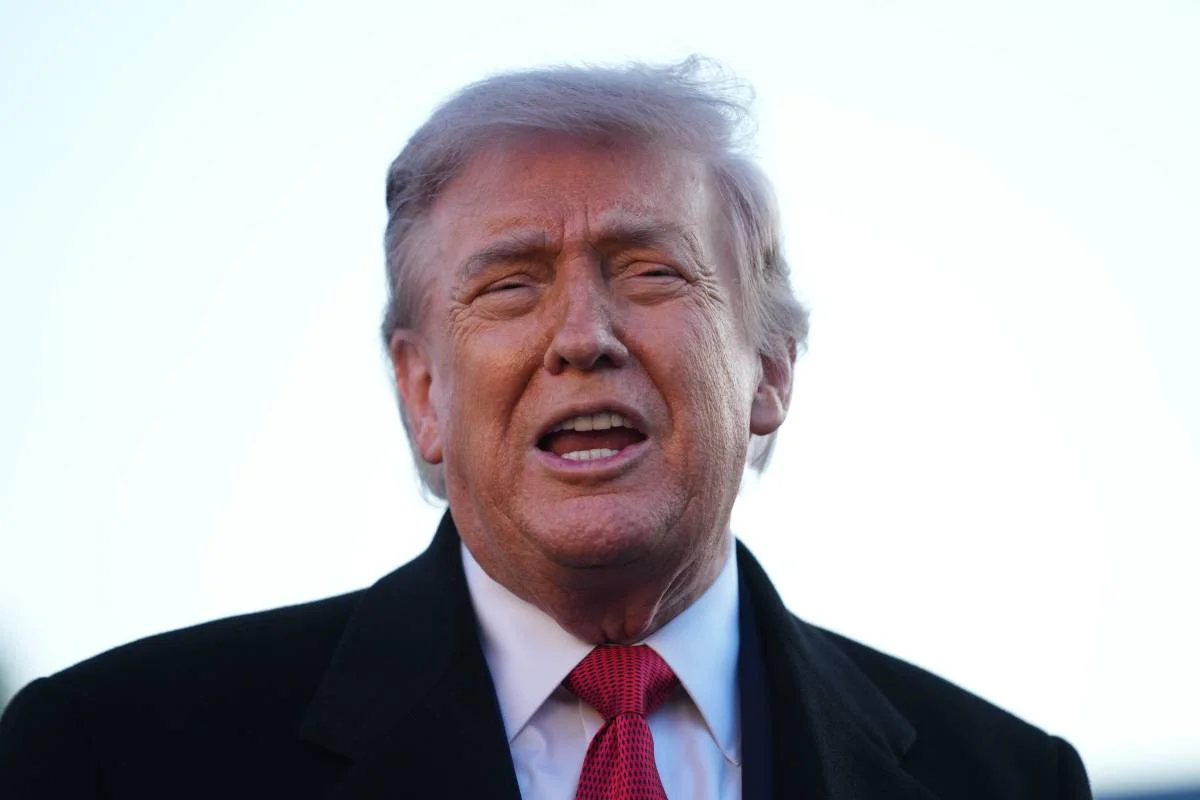 Pastor Pinagtanggol ang Gintong Estatwa ni Trump sa Gitna ng mga Paratang ng Pagsamba sa Idolo