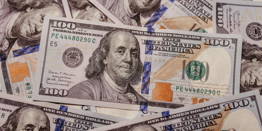 Philippines' Foreign Reserves Fall to $104 Billion in April 2026