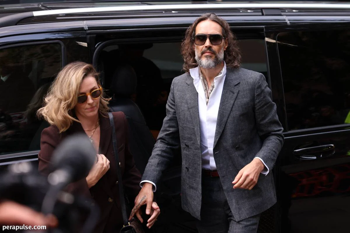 Russell Brand sa Korte: Pagsisimula ng Pagsubok para sa mga Kasong Rape at Sekswal na Pagsasamantala
