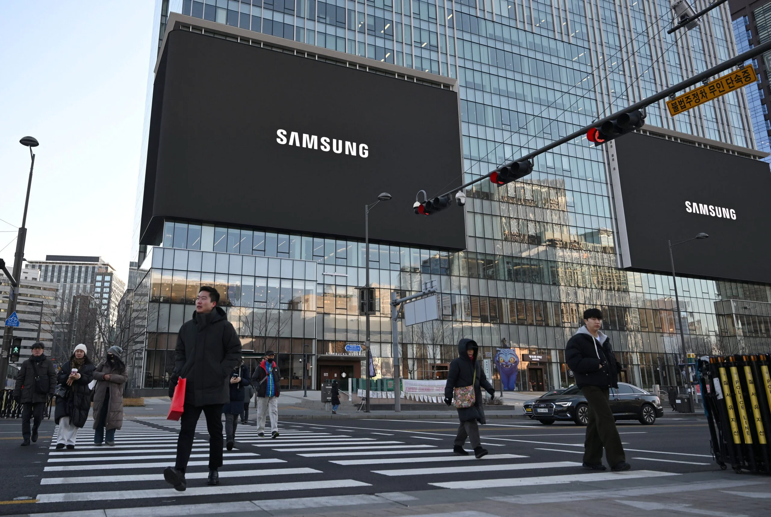 Naabot ng Samsung Electronics ang $1-Trilyong Pahalaga sa Merkado sa Gitna ng Pagsibol ng AI Chip