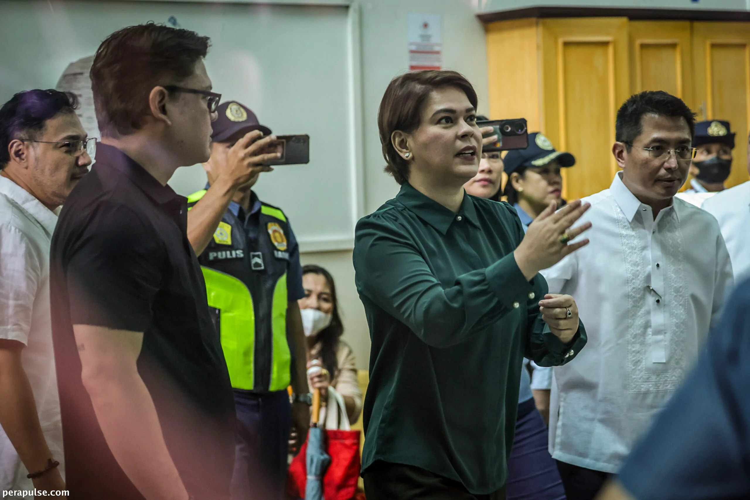 Sara Duterte Itinatanggi ang Kaalaman sa mga Account ng BPI kasama ang Ama na si Rodrigo sa Gitna ng Pagsubok sa Impeachment