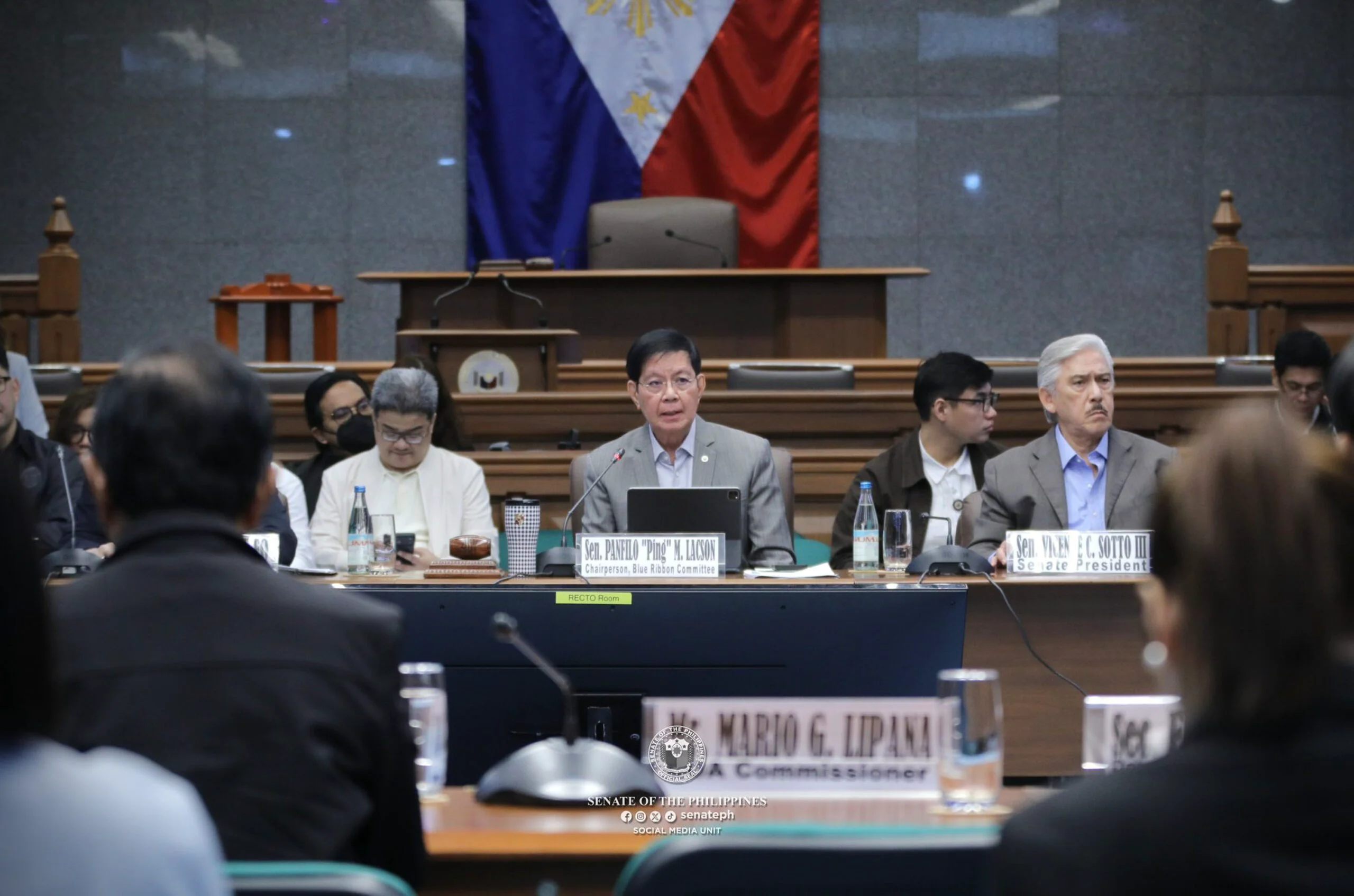 Inilabas ng Senate Panel ang mga Natuklasan sa Korapsyon sa Kontrol ng Baha sa Gitna ng Patuloy na Imbestigasyon