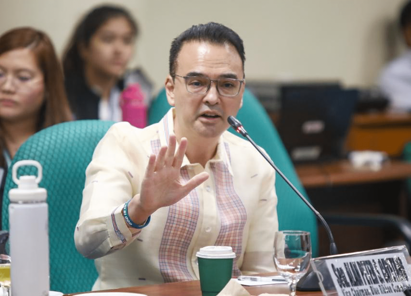 Senado Tanging Lokal na Utos sa Pag-aresto ang Tatanggapin, Sabi ni Alan Cayetano