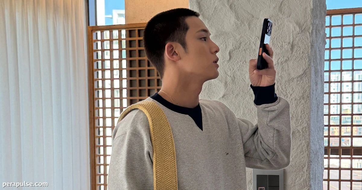 Seventeen's Mingyu Shares Buzzcut Photos Before Military Service