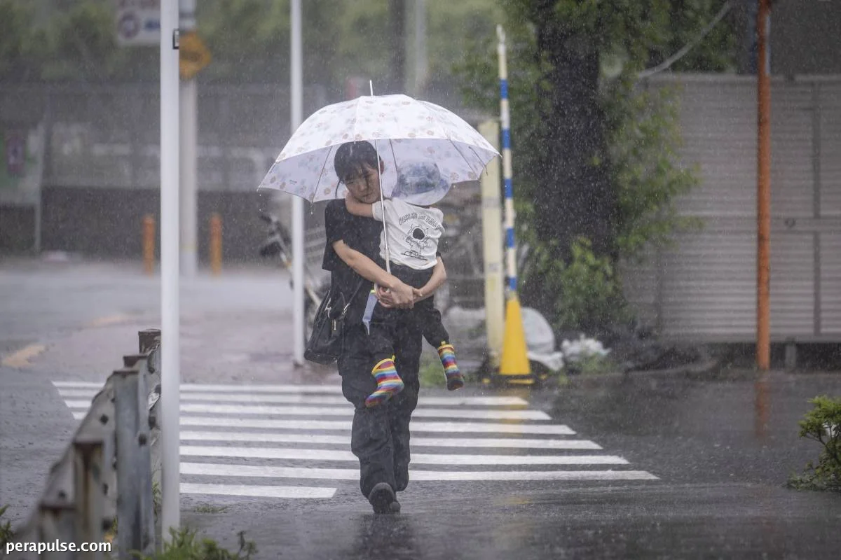 Malubhang Bagyo Jangmi Nagdulot ng Babala sa Baha sa Buong Tokyo