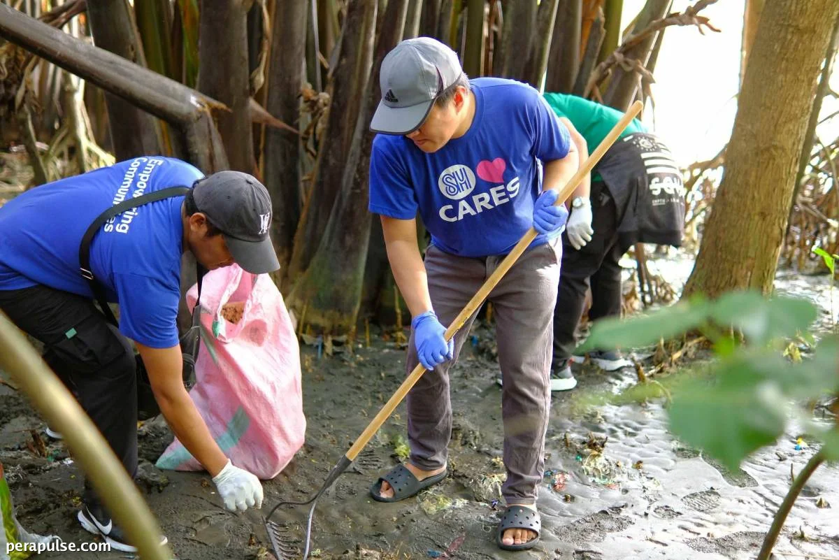 Pinangunahan ng SM Cares ang Pinakamalaking Mall-Driven na Pandaigdigang Coastal Cleanup sa 32 Lokasyon