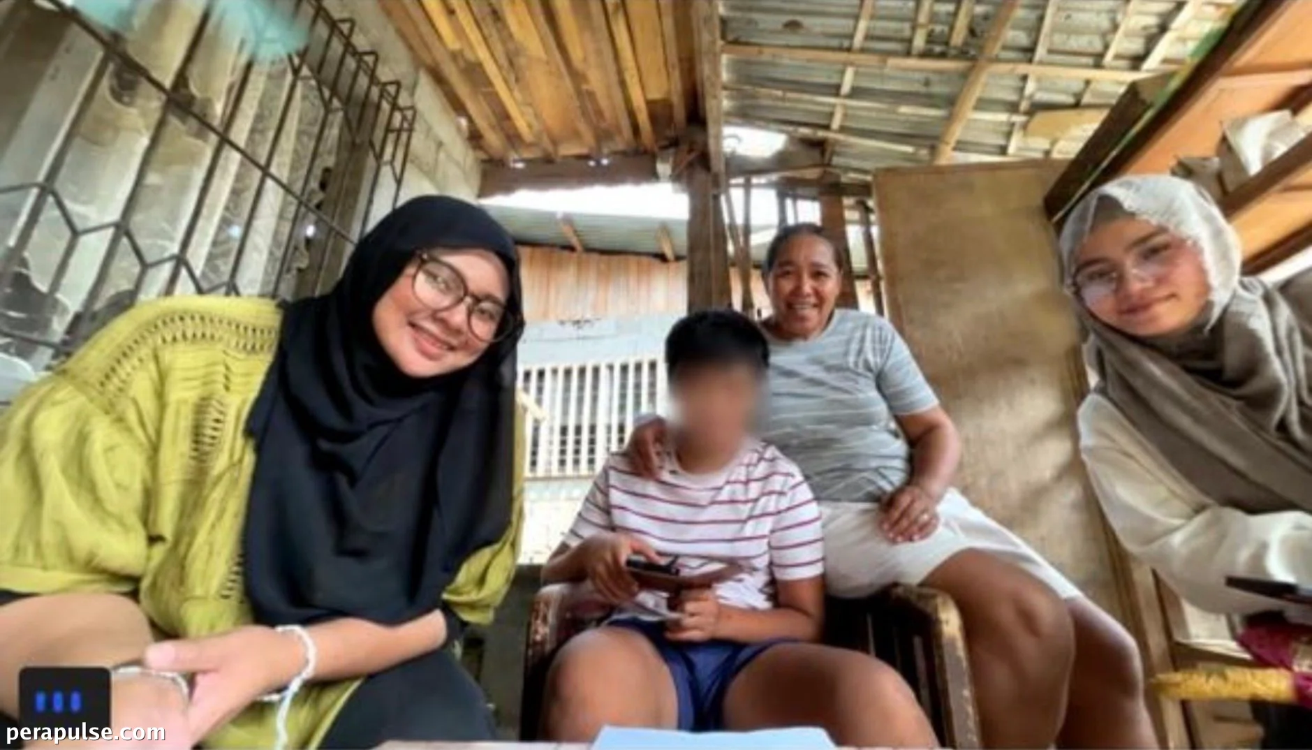 Therapy in Marawi: Empowering Mothers to Reconnect with Their Children