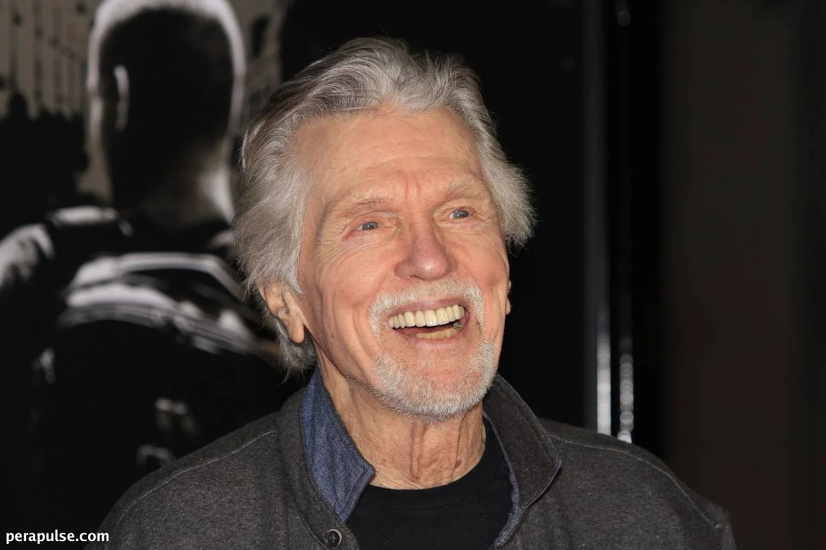 Tom Skerritt, Emmy-winning actor, namatay sa edad na 93