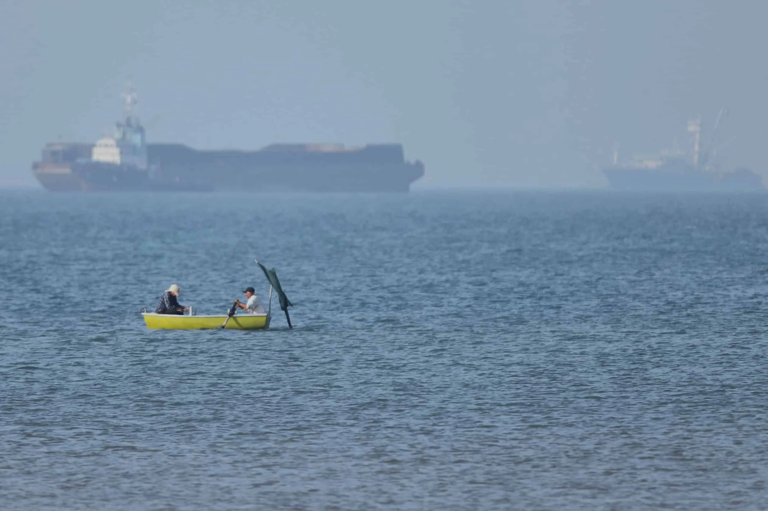 UAE Nahaharap sa Mga Atake ng Drone at Misayl sa Gitna ng Tensions sa U.S.-Iran